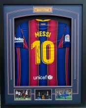 Lionel Messi imzalı Barcelona çerçeveli forma