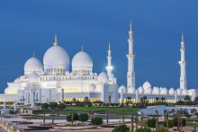 Dubai'den Abu Dhabi'ye Büyük Camii ve Qasr Al Watan Sarayı