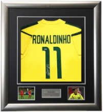 Ronaldinho imzalı çerçeveli forma
